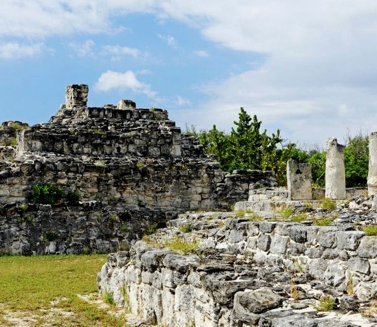 templo de pedra em El Rey, Cancún, as melhores ruínas maias de Yucatán