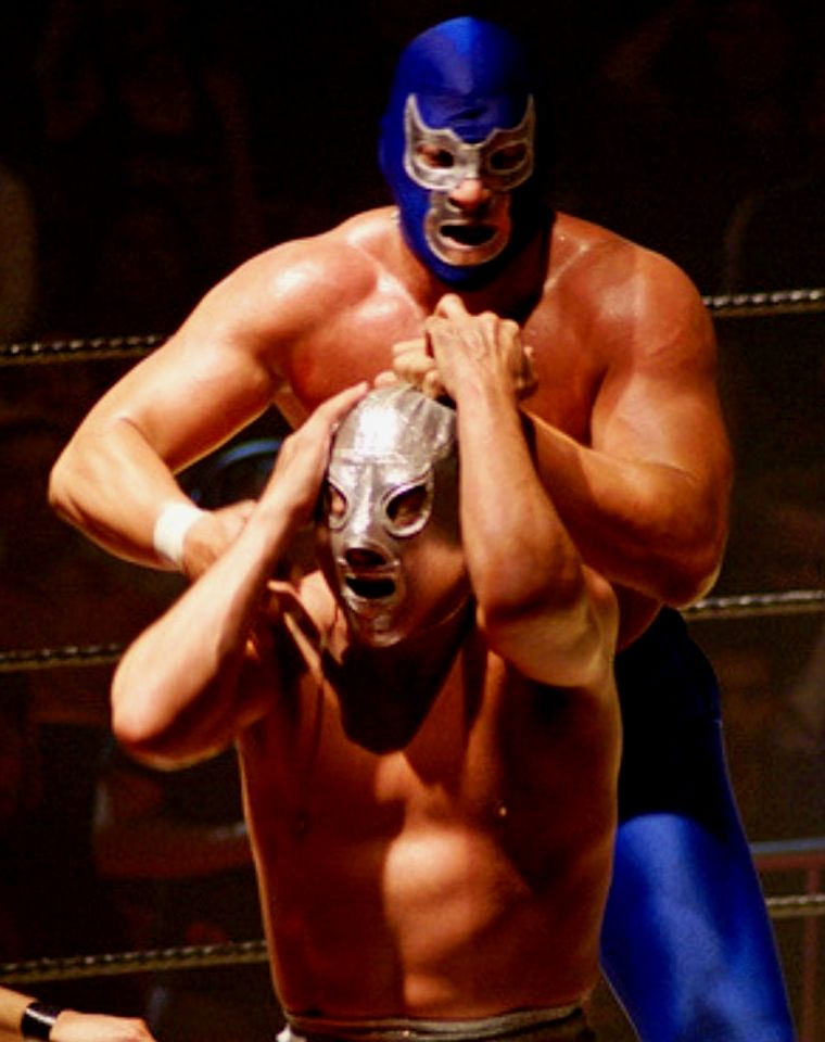 El Santo vs Blue Demon em luta livre mexicana de lucha libre