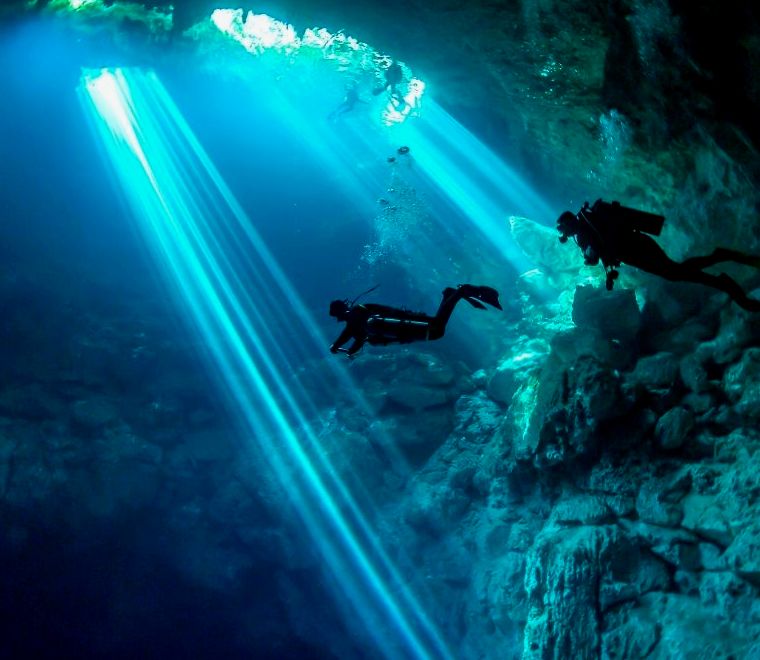 mergulho em cavernas em cenotes de tulum