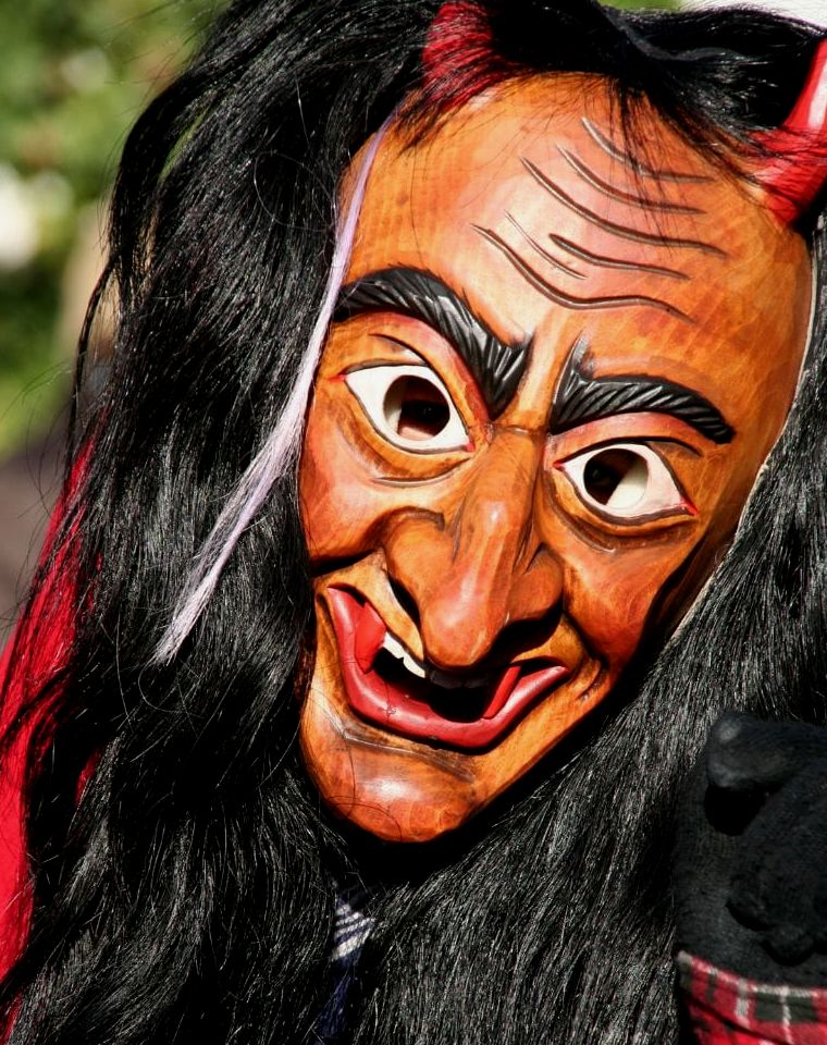 homem com máscara de diabo para Danza de Diablos (Dança dos Demônios) em Cuajinicuilapa, Guerrero, México