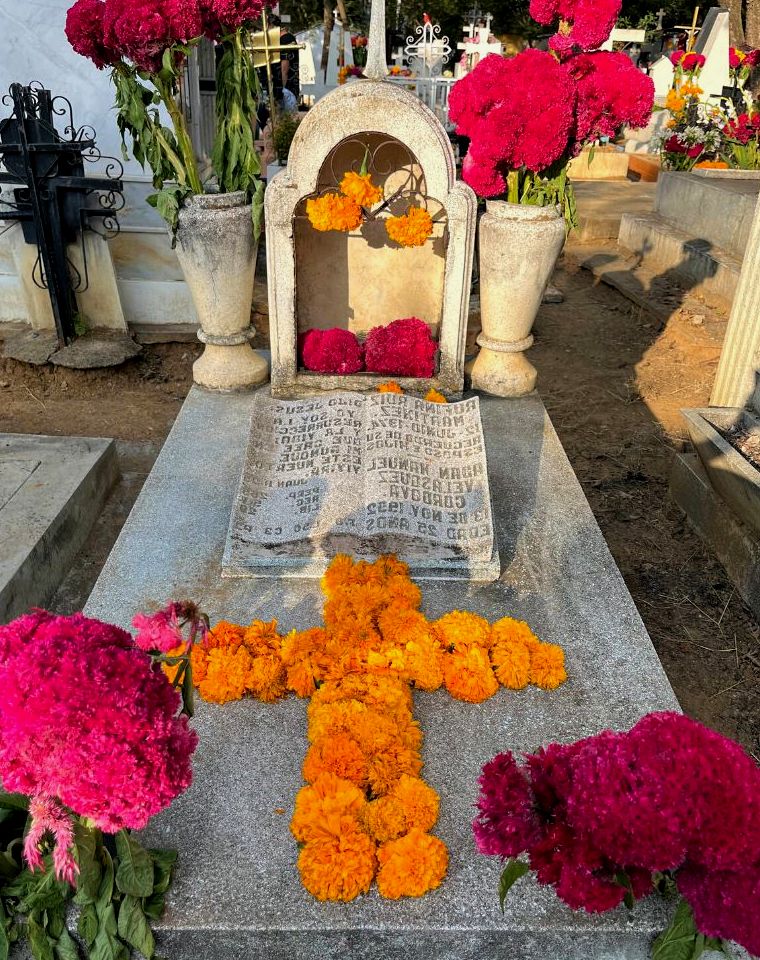 cdmx dia da lápide do cemitério morto decorada com flores