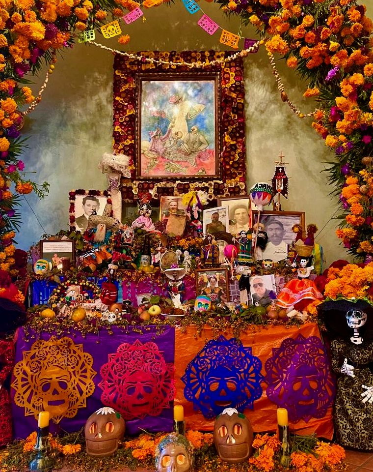 altar decorado para o dia dos mortos no méxico