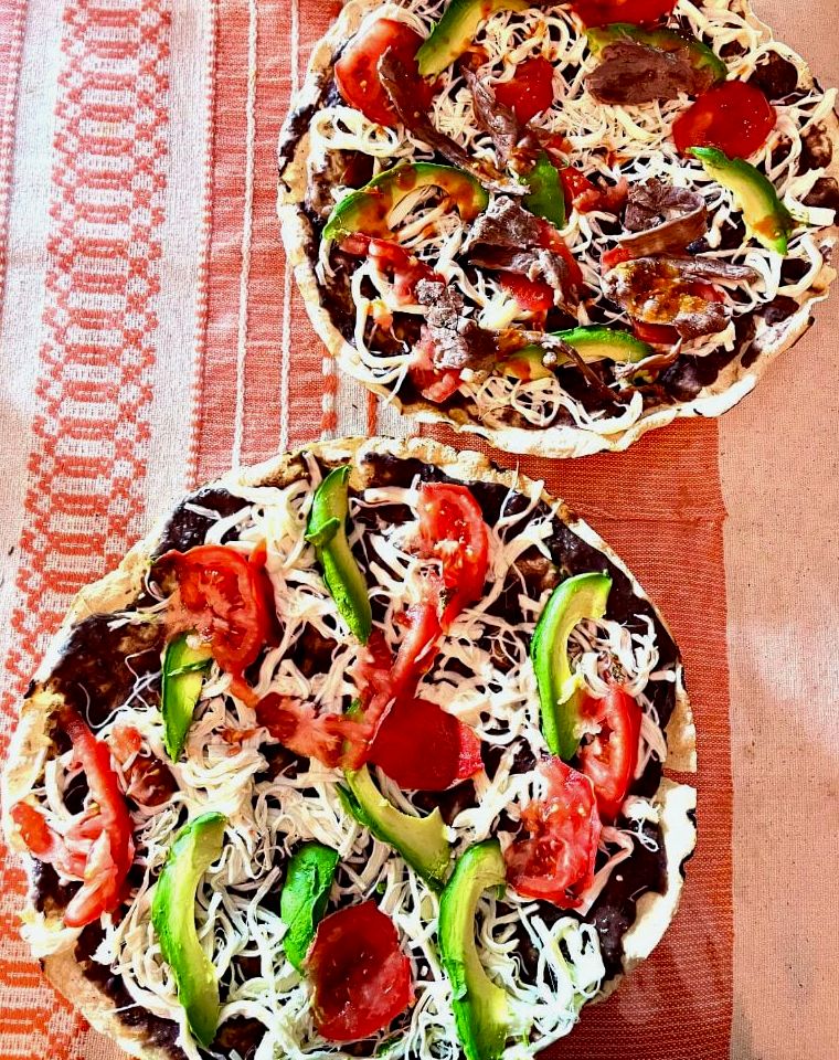 oaxacan tlayuda, também conhecida como pizza mexicana