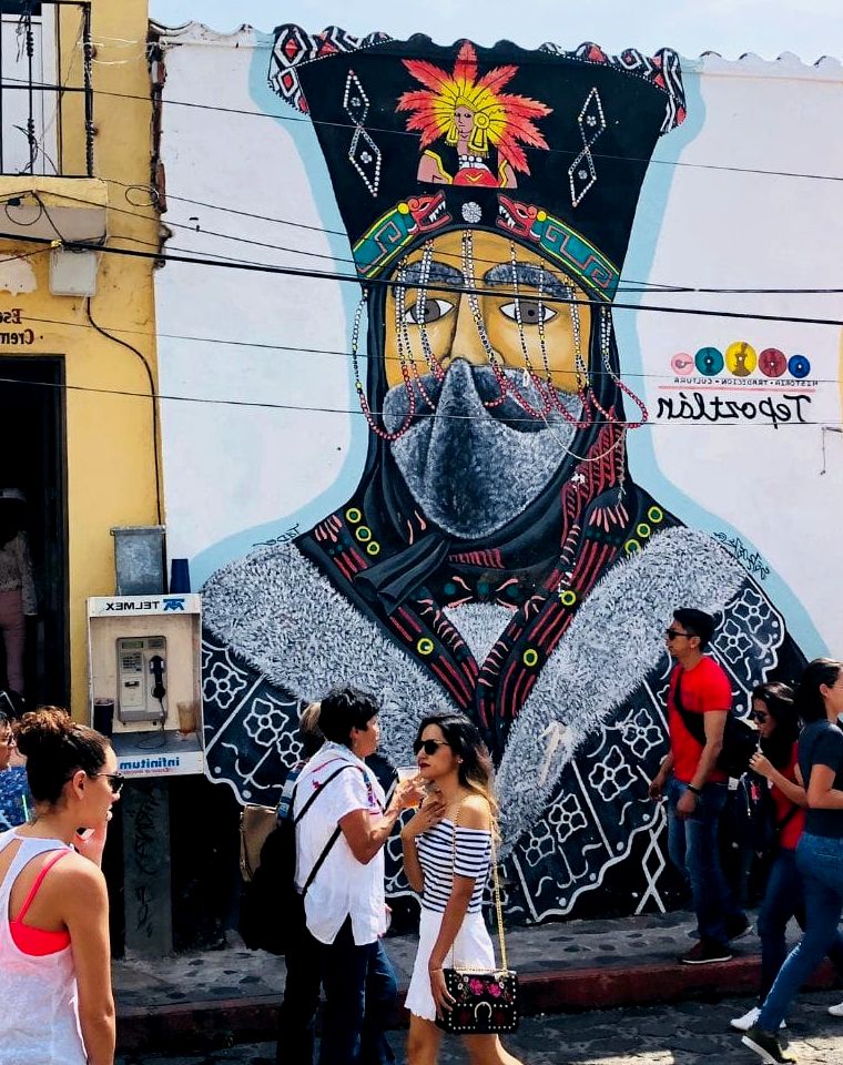 mural de arte de rua em tepoztlan pueblo magico méxico
